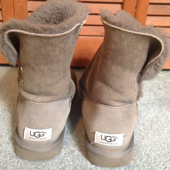 🚫SOLD🚫Gray Button Uggs