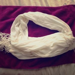 White/milk Scarf