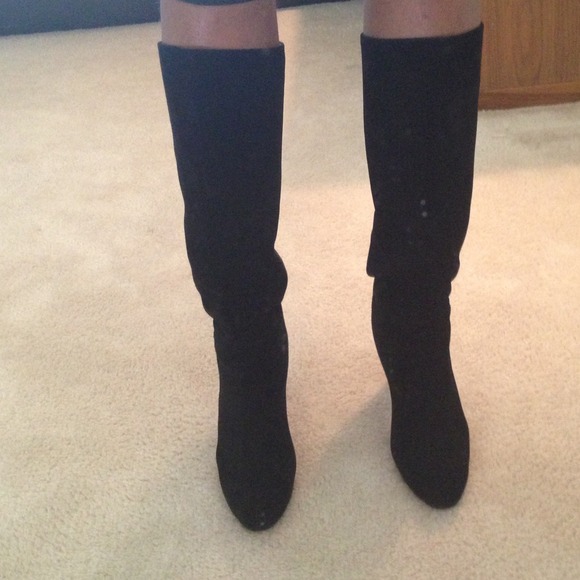 Louis Vuitton Black Suede Boots - Picture 2 of 4