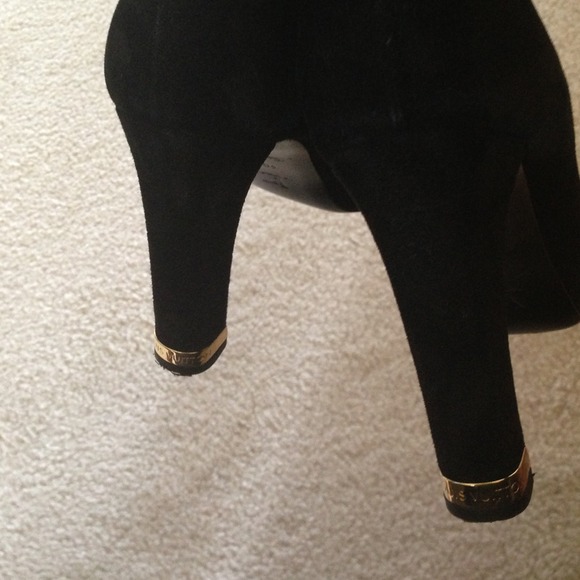 Louis Vuitton Black Suede Boots - Picture 4 of 4