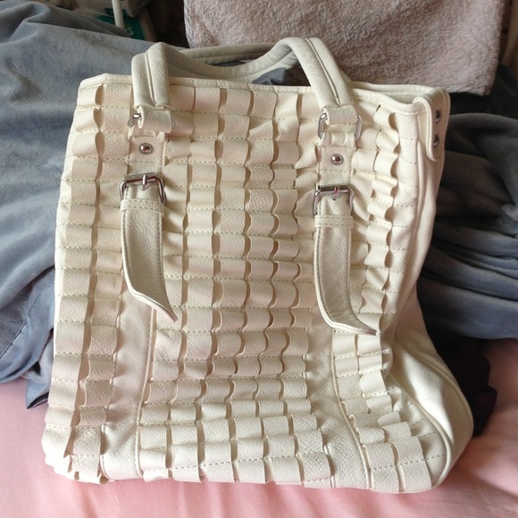 Chic white tote
