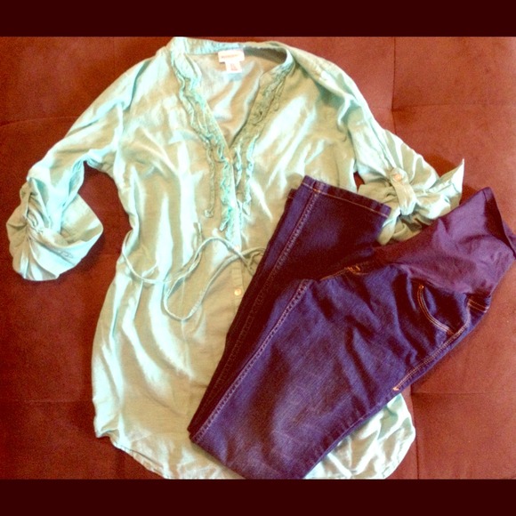 Motherhood maternity shirt & Old Navy jeans