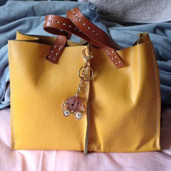 Top Layer of cowhide Handbag(bright yellow)