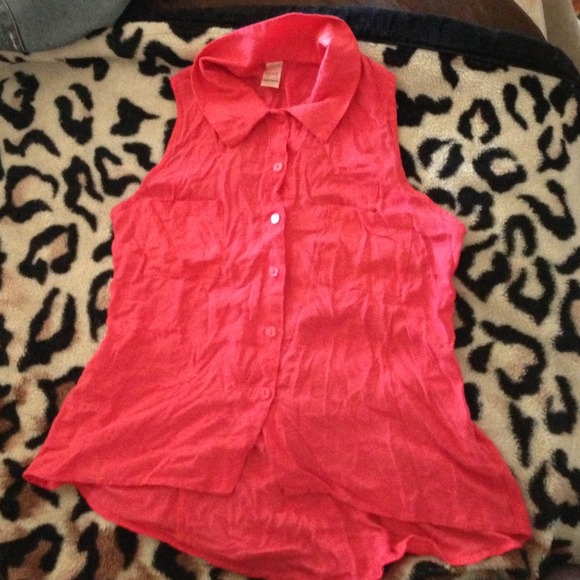 🌀🌀SOLD🌀🌀Cute shirt🎀