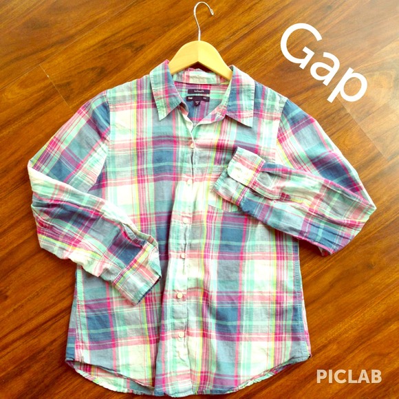 GAP brand plaid shirt!