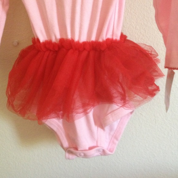 Carter's 18 months tutu onsie - Picture 2 of 3