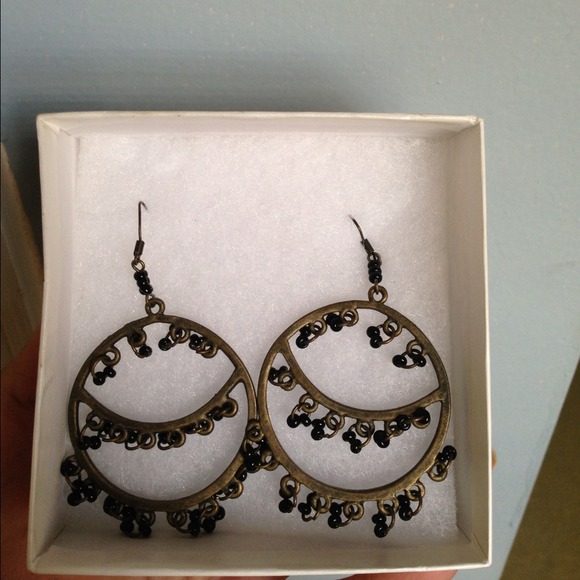 Sold ❌Black stone earrings