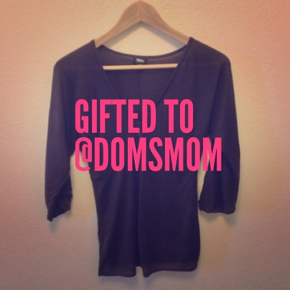 🎀Mossimo billowy top🎀 free with any bundle!
