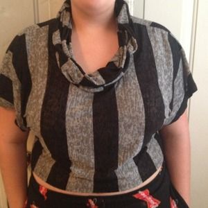 Large collar crop
