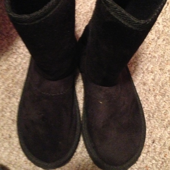 Cute black winter boots