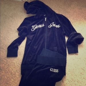 GUESS sweat suit outfit
