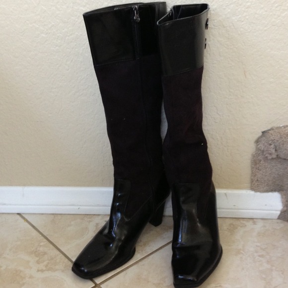 💥SOLD AS BUNDLE💥Black Like new knee high boots.