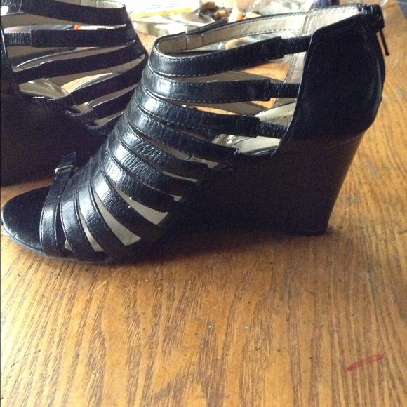 Gorgeous strapping I.N.C wedges - Picture 4 of 4