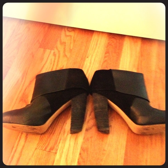 SOLD!! Black booties size 8