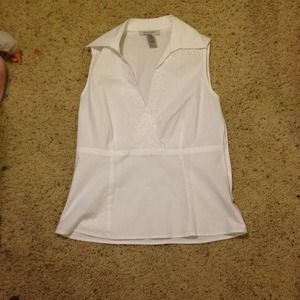 Crisp white sleeveless Nine West blouse!