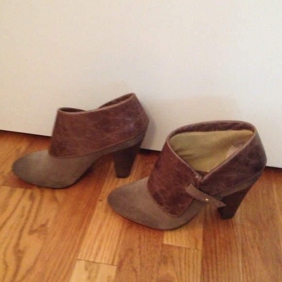 SOLD!!! Never worn 7.5 booties