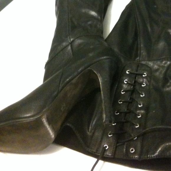 r2  Boots