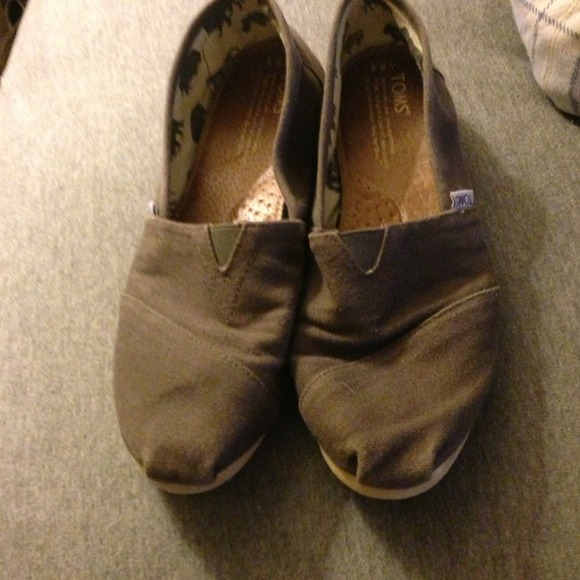 Women's TOMS shoes