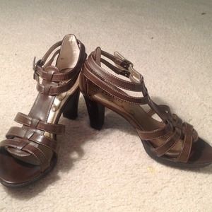 Mudd strappy brown heels