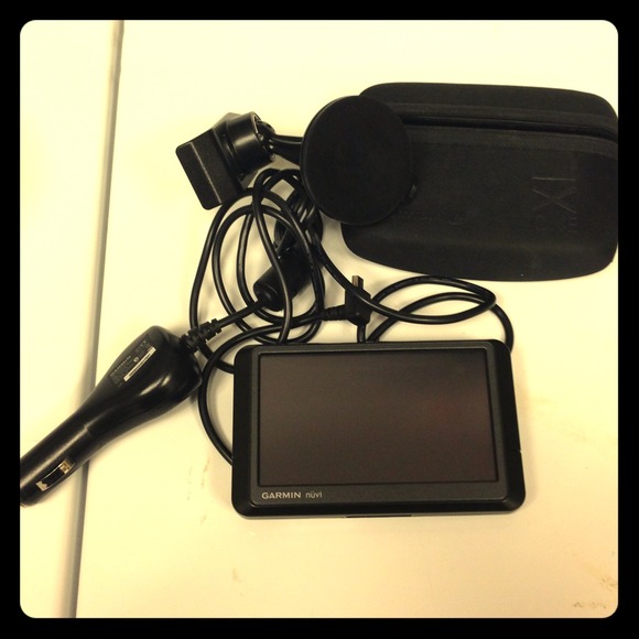 🎯hold🎯Garmin GPS & earring bundle