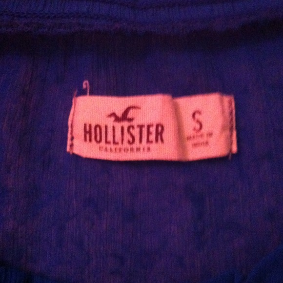 Flowy Navy Blue Hollister shirt 💁 - Picture 3 of 3