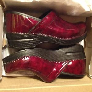New in Box Dansko Red Marbled Patent shoes