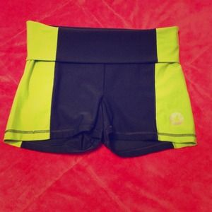Aerie f.i.t. Shorts navy blue & neon green