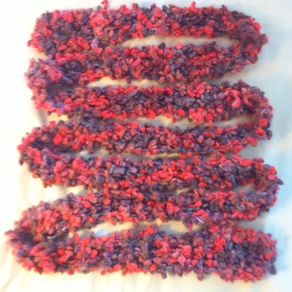 Beautiful handmade scarf - Picture 2 of 2