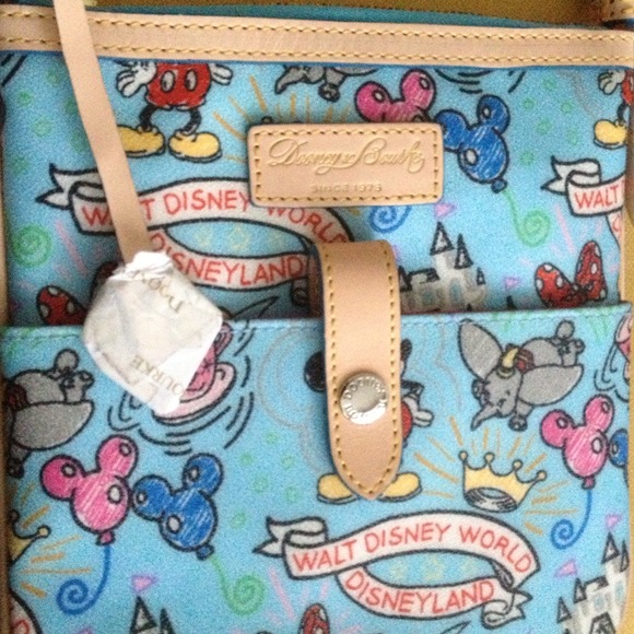 Dooney & Bourke sketch letter carrier bag