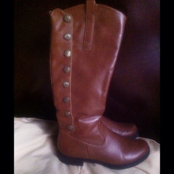 ⭐SOLD⭐Brown Nicole boots