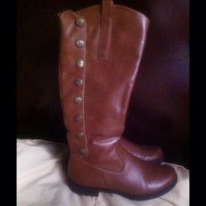 ⭐SOLD⭐Brown Nicole boots