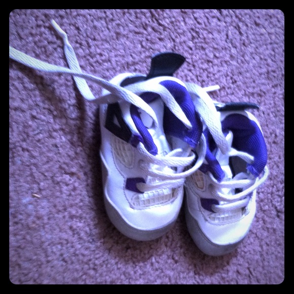 Jordans::purple, white & black 💜