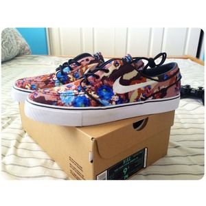 *SOLD* Nike Janoski | Blue Digi Floral