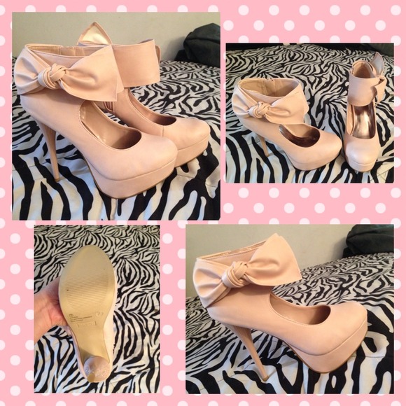 Charlotte Russe Bow Pumps. Size 7. Color: Blush.