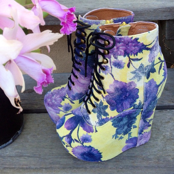 ❌SOLD❌ Jeffrey Campbell Damsel Floral- Never Worn