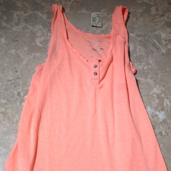 Brand new American Eagle tank XS runs a little big