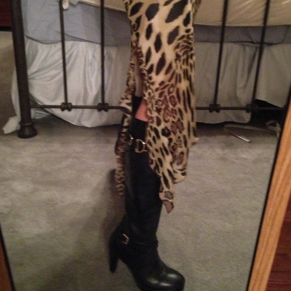 🎉HOST PICK🎉. Animal print skirt - Picture 3 of 4