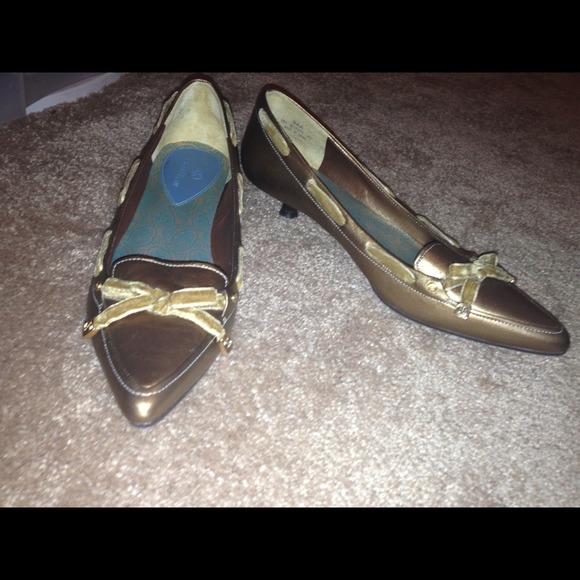 SHOES ! - Picture 3 of 4