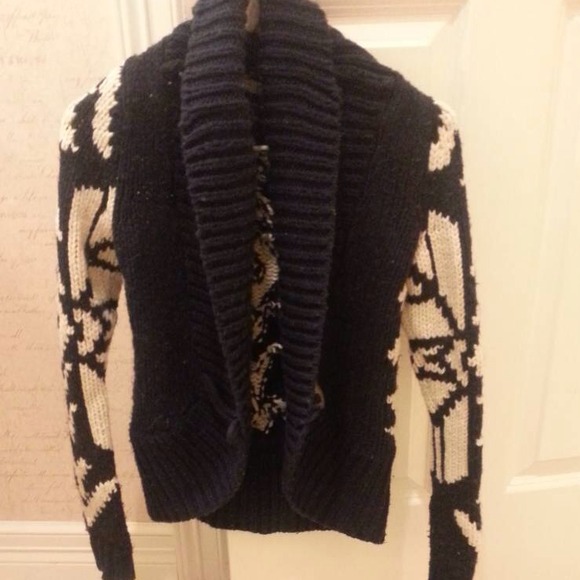 American Eagle Sweater