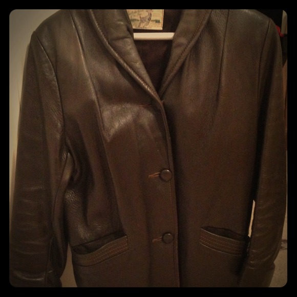 Custom coat co. Inc. genuine deerskin  coat