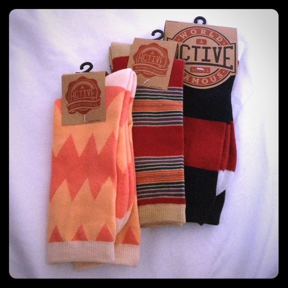 Active socks, brandy melville acacia mikoh indah