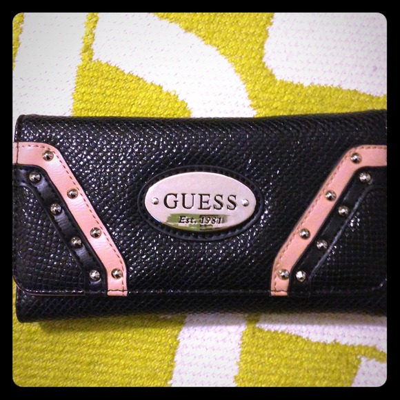 SOLD Bundle Guess wallet