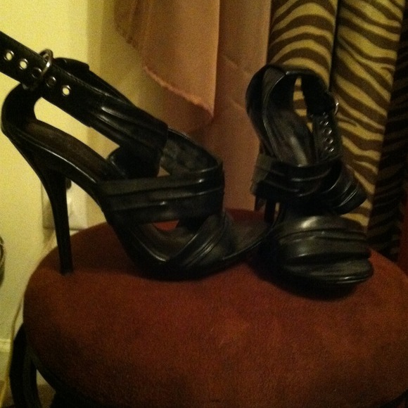 Heels!! - Picture 2 of 2