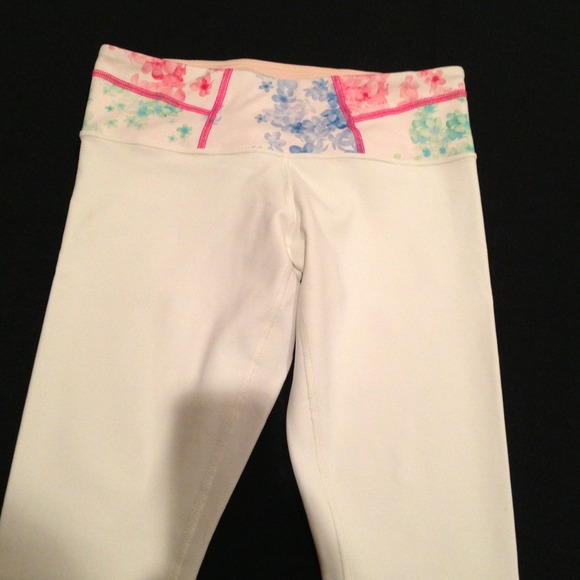 Lulu lemon long yoga pants in white w/ floral band