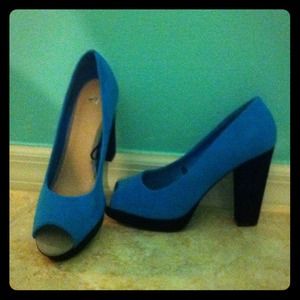 H&M peep toe pumps!