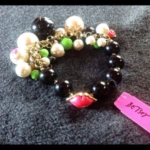 NWT Betsey Johnson Bracelet