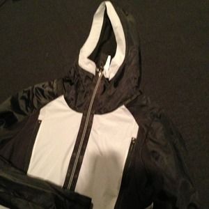 Lulu lemon light weight rain jacket with hood
