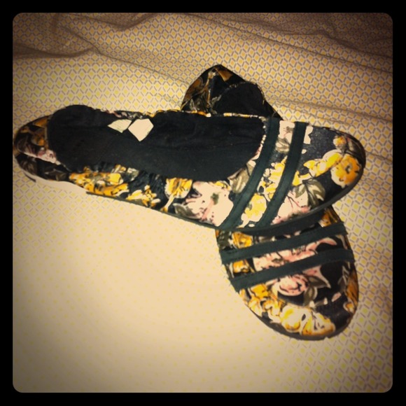 Floral flats