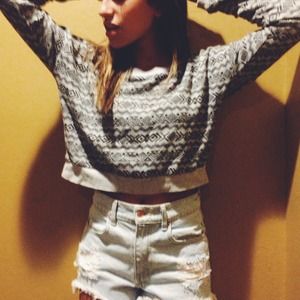 💞💞💞 SOLD 💞💞💞 INDIAN PRINT CROP TOP SWEATER