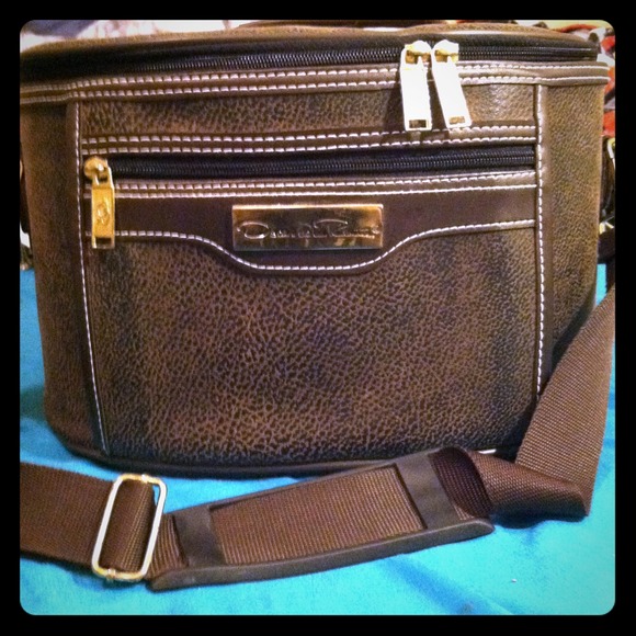 Very rare Oscar de la Renta wig/train/carryon case